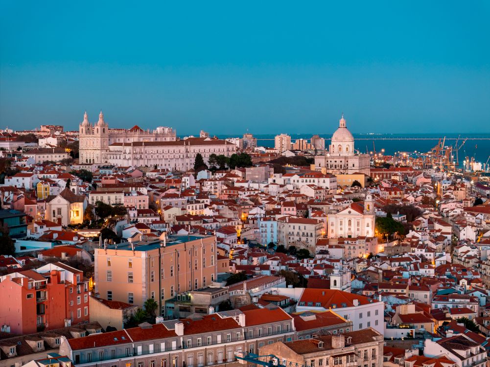 Where the Glory Holes Are in Lisbon